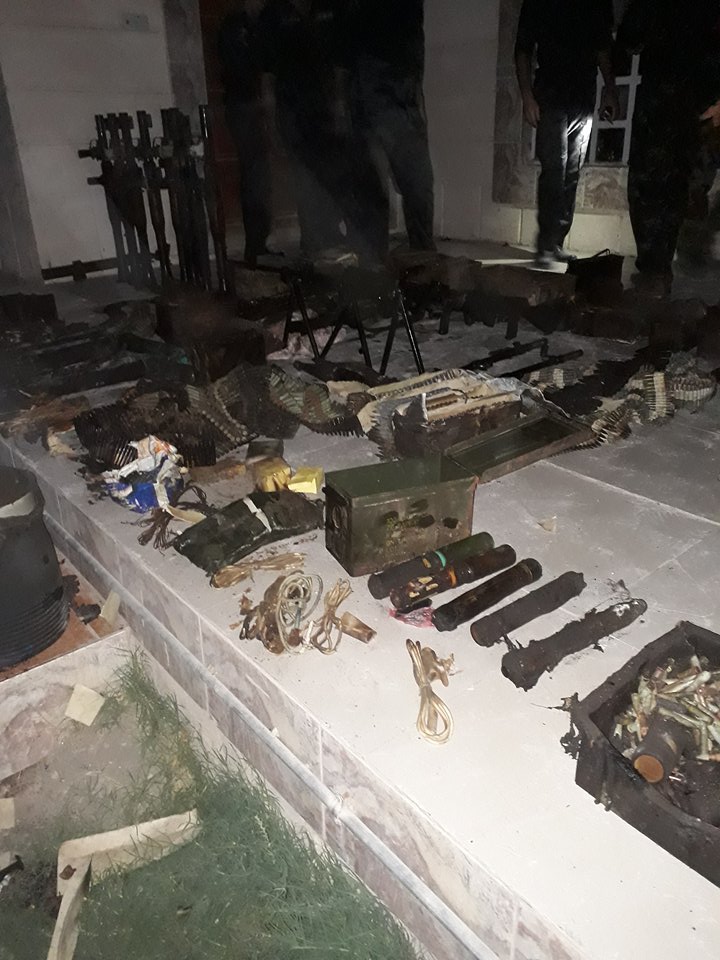 العثور على كدس كبير من الاسلحة داخل منزل العائلة المقتولة في الرمادي