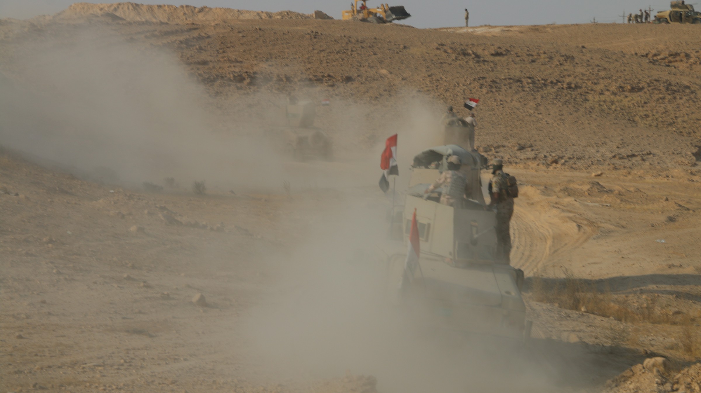 الجيش يزيل خط الصد بين عنة وراوة غربي الأنبار