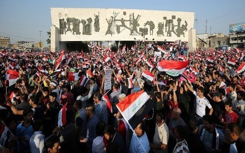 بغداد.. آلاف يتظاهرون ضد الوجود الأمريكي في العراق