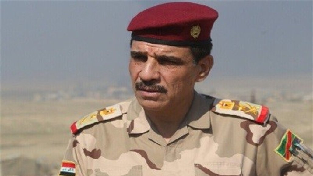 رئيس اركان الجيش يستطلع الطريق الرابط بين النخيب وعرعر ويزور المنفذ