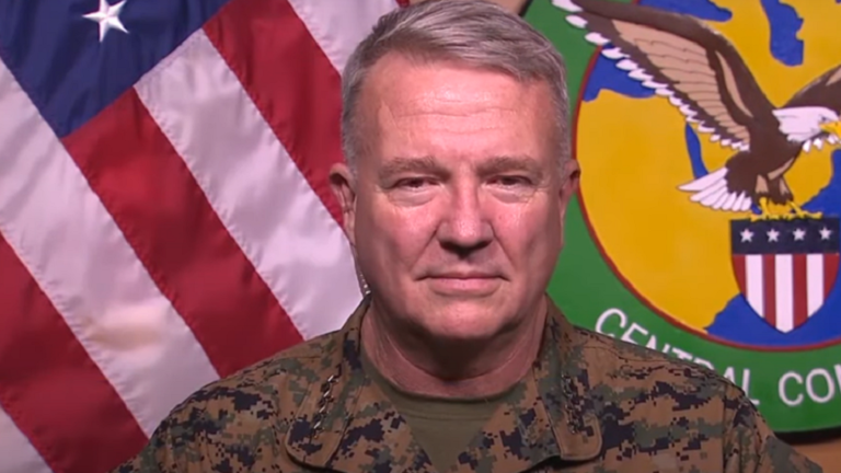 قائد القوات الأمريكية في الشرق الأوسط: واشنطن سترد إذا هاجمتها إيران انتقاما لسليماني