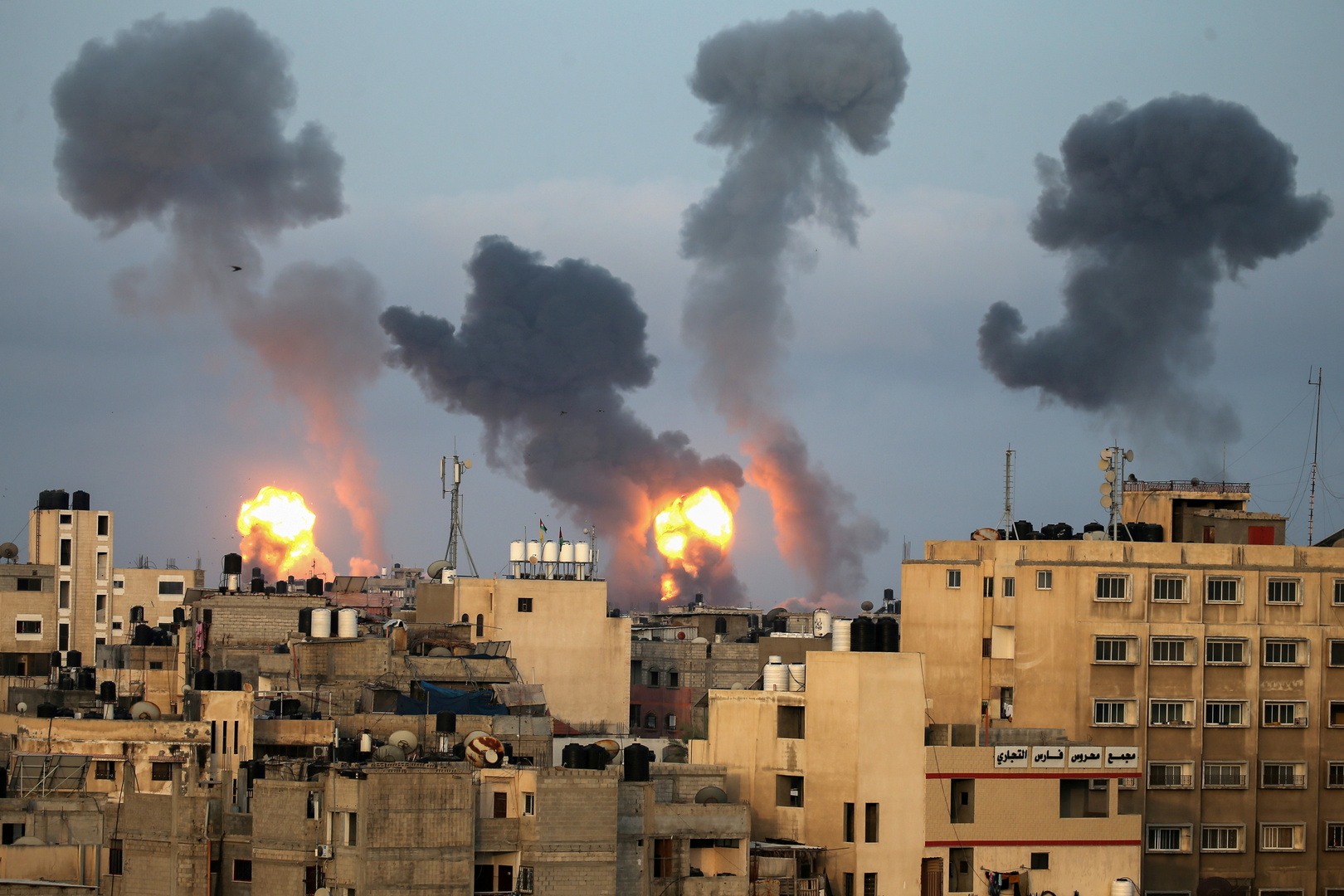 إسرائيل تدمر برج “الجلاء” في غزة
